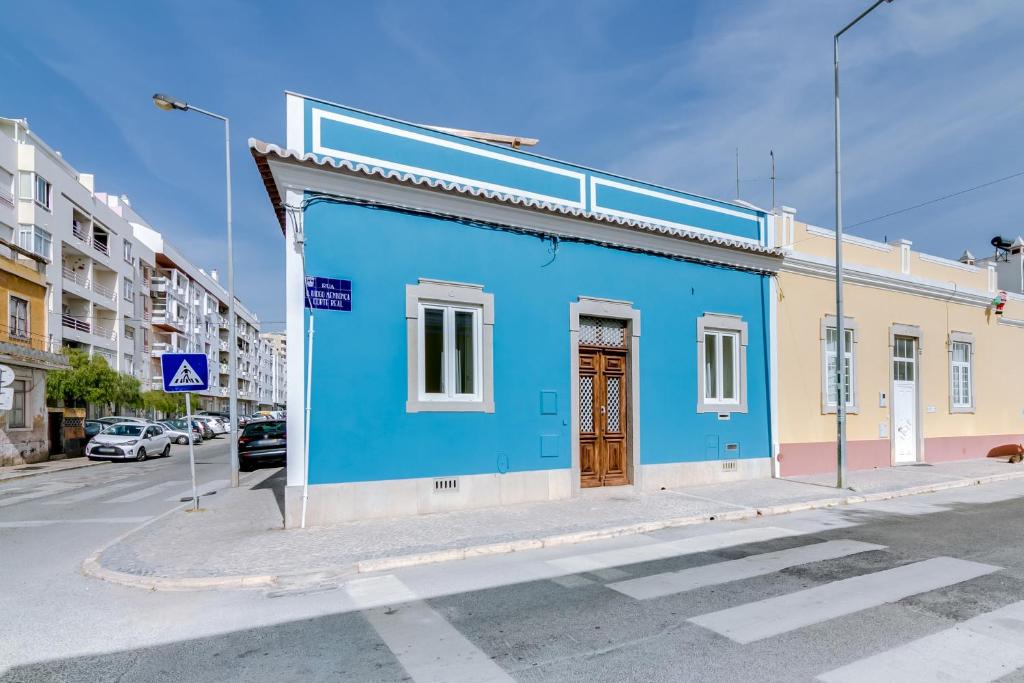 Maison de vacances Casa Azul Traditional House - Faro Rua Dr. Diogo Mendonça Corte Real nº 27, 8000-072 Faro