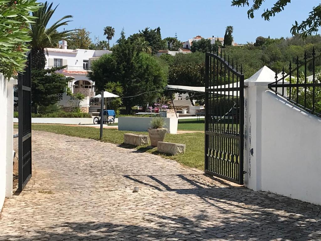 Appartements CASA BEACHCOMBER Le jardin des Arts Estrada da Albardeira, 8600-302 Lagos