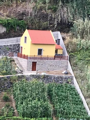 casa caminho da praia Porto da Cruz portugal