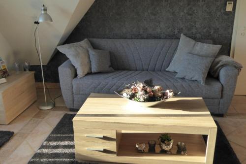 Appartement Casa Carina Ferienhaus, Oberwohnung mit kleinem Sonnenbalkon und Terrasse Jungfernstraße 2 Süderschweiburg