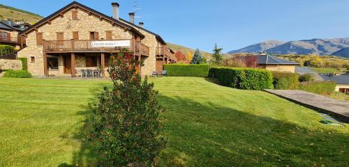 Casa con encanto, jardín, vistas y piscina Estavar france