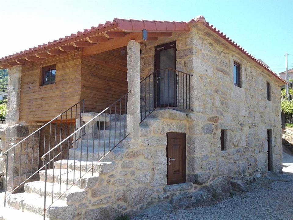 Séjour à la ferme Casa da Corga Portela Riba de Mouro, 4950-717 Portela