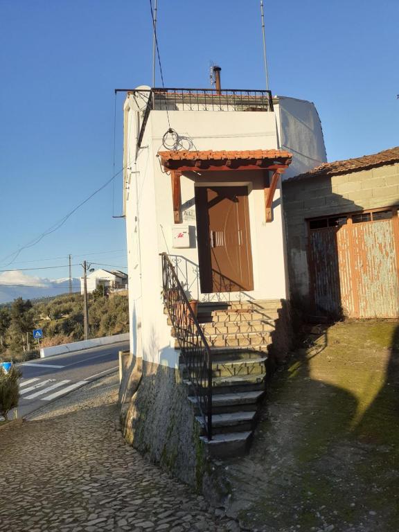 Maison de vacances Casa da fonte Rua do Espirito Santo, no 34, 6230-500 Lavacolhos