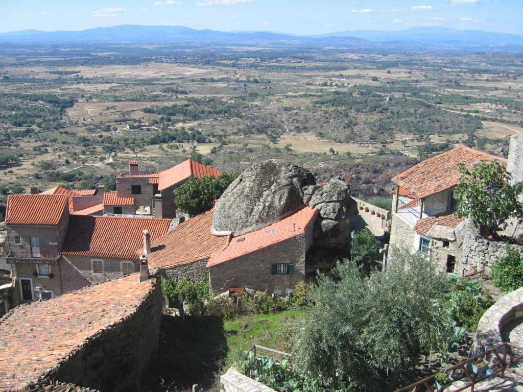 Maison de vacances Casa da Gruta (Cave House) Rua do Relógio, 6060-091 Monsanto