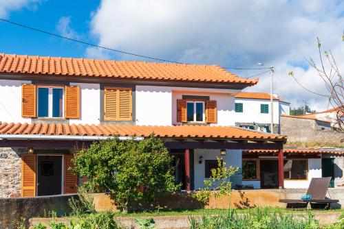 Casa da Mãe do Raivinha Arco da Calheta portugal