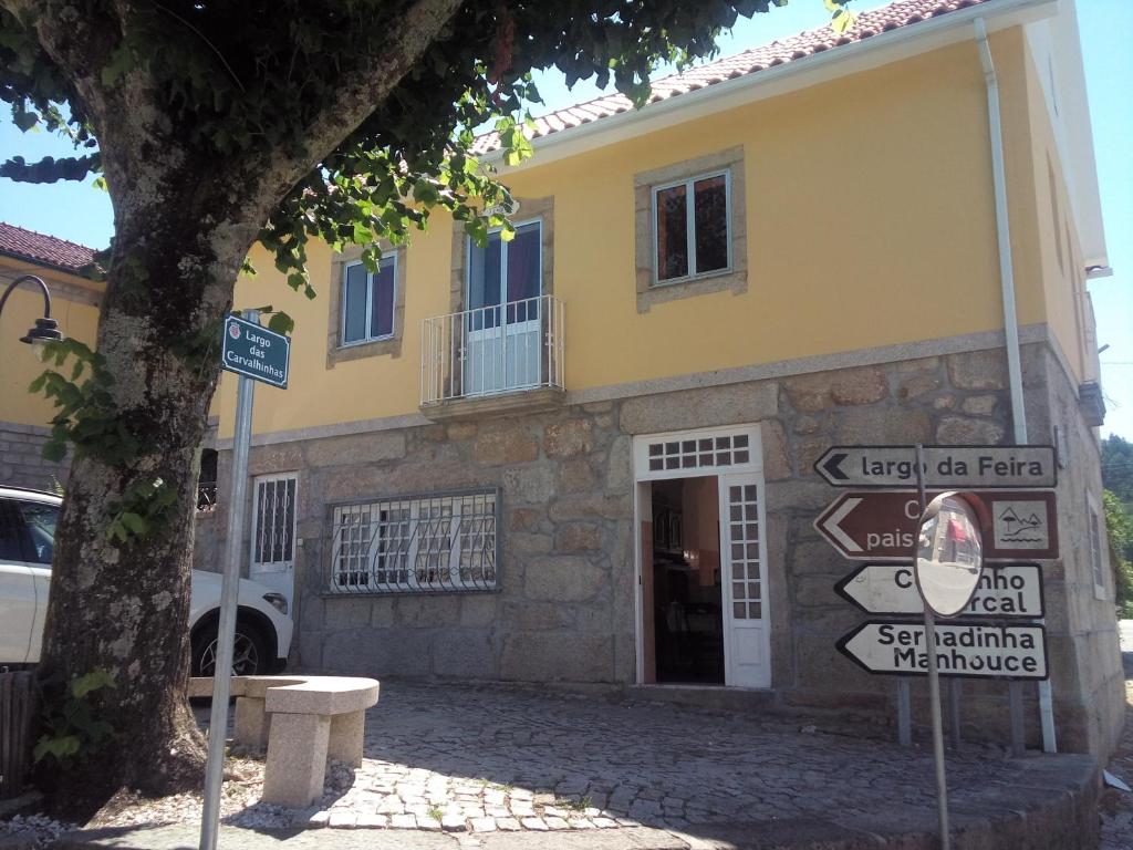 Maison de vacances Casa das Carvalhinhas Largo das Carvalhinhas, Nº1, São João da Serra São João da Serra, Oliveira de Frades, 3680-264 Oliveira de Frades