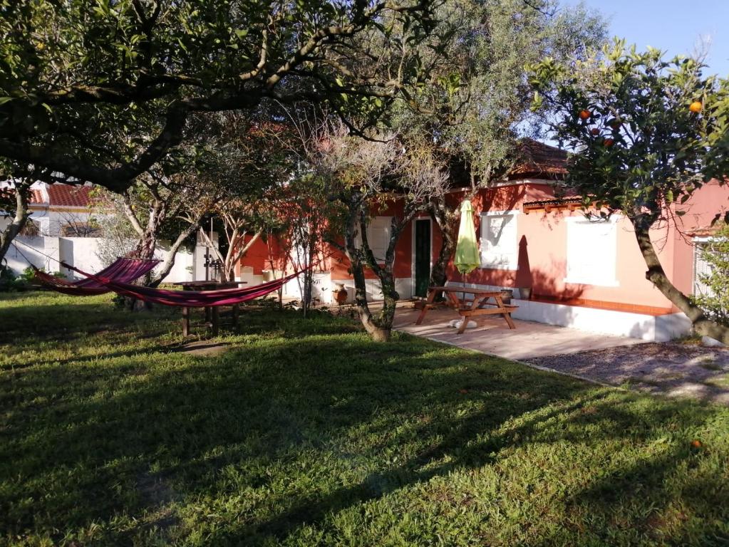 Maison de vacances Casa das Laranjeiras e parque infantil Rua de Lisboa 29, 2925-558 Vila Nogueira de Azeitão
