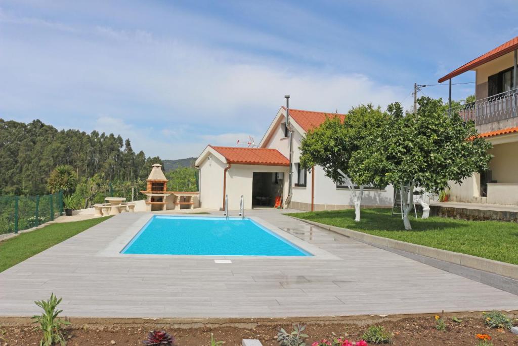 Maison de vacances Casa das Laranjeiras Rua da Caneirada 5, 4840-040 Carvalheira