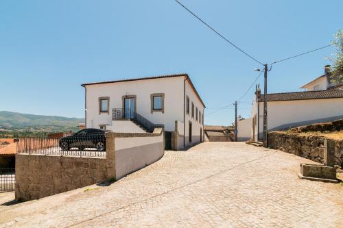 Villa Casa de Lagarinhos JACUZZI SPA JOGOS GYM - SERRA DA ESTRELA - SEIA - GOUVEIA Travessa de São Caetano Lagarinhos Gouveia