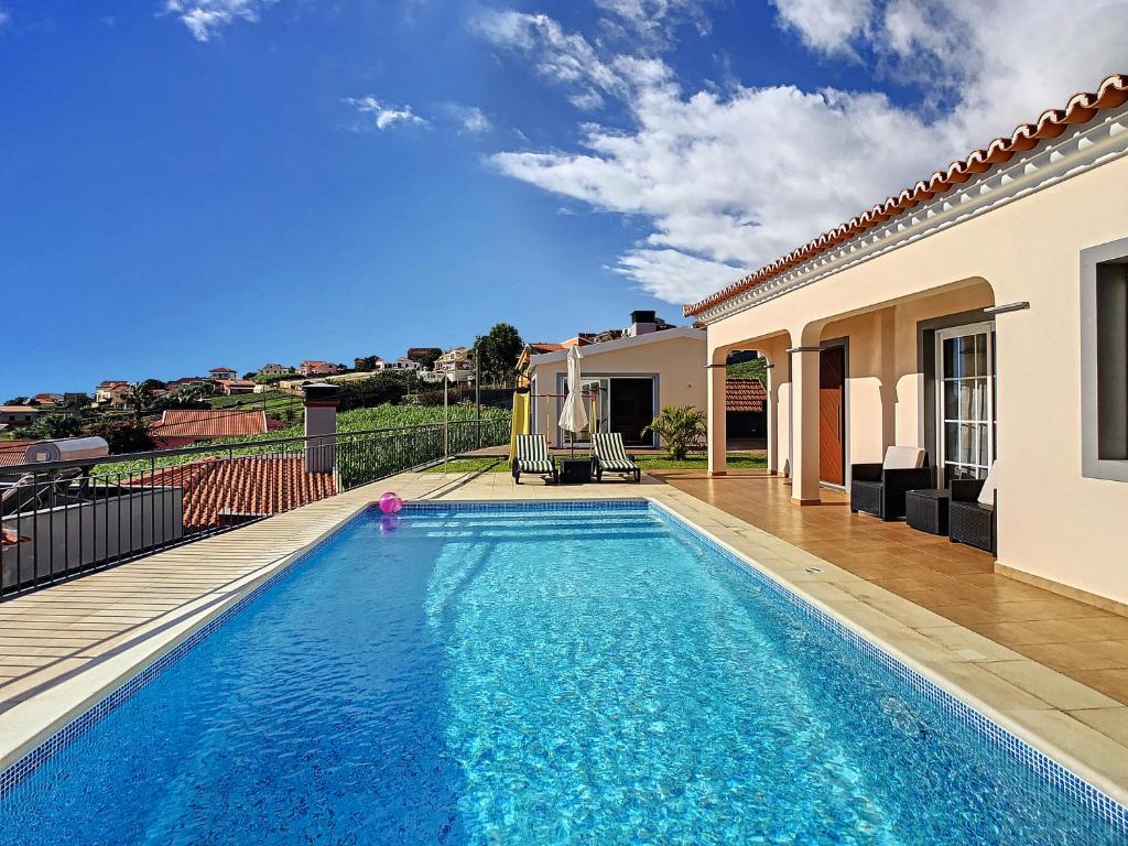 Maison de vacances Casa Del Sol by MHM Caminho das Abertas Canhas, 9360-381 Relógio do Poiso