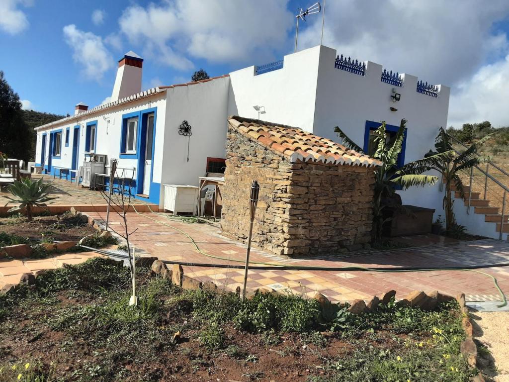 Maison de vacances Casa do Jardim Urbanização Serra e Mar Lote 30 Alvor, 8500-158 Mexilhoeira Grande