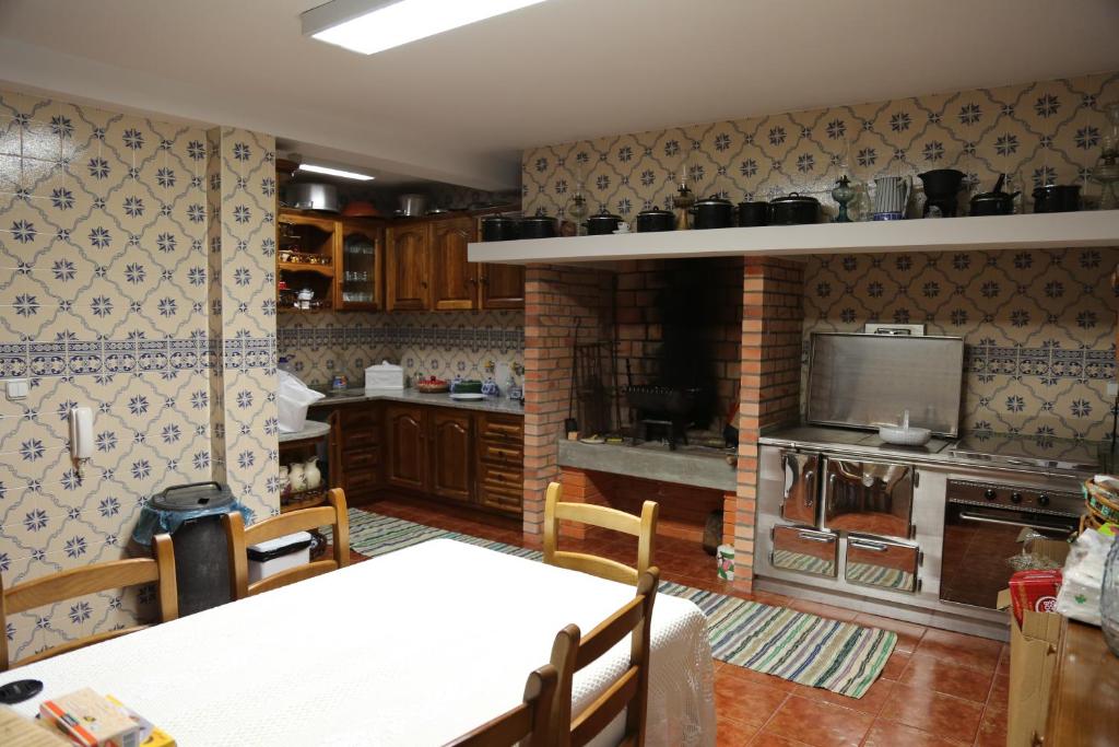 Maison de vacances Casa do Lavrador Rua da Senhora da Ajuda,  nº 243, Lugar da Veiga - Mentrestido, 4920-090 Casal