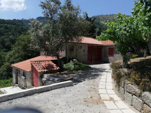 Casa do Silvério Santa Cruz do Douro portugal