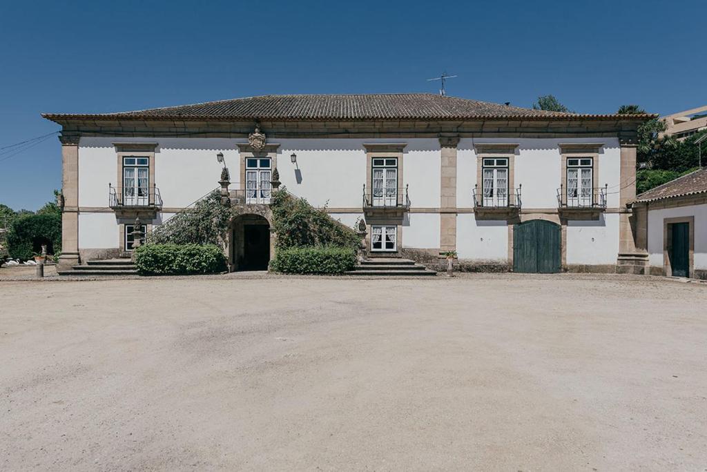 B&B / Chambre d'hôtes Casa Dos Pombais Av. De Londres, 4835-066 Guimarães