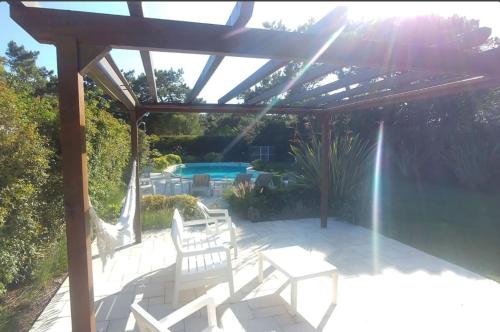 Maison de vacances Casa Girassol with a beautiful private Pool and Garden 91 Avenida do Atlântico Sintra