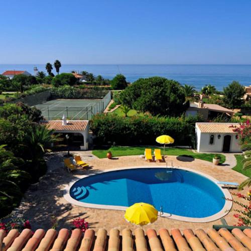 Villa Casa Gondi - Right by Gale Beach - Large lush gardens Estrada da Galé Albufeira