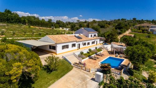 Casa Katarina - Private Villa - Heated pool - Free Wifi - Air Con Tunes portugal