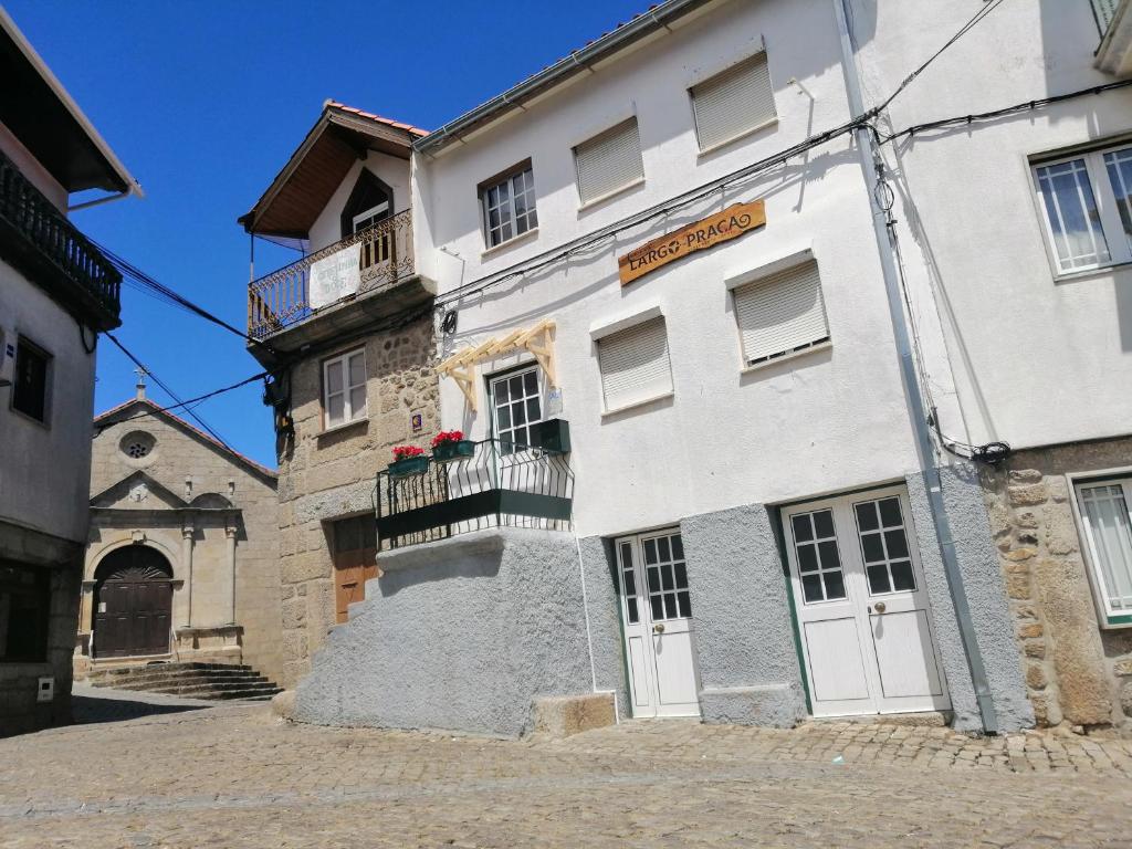 Maison de vacances Casa Largo da Praça Largo Álvaro Manuel Batista nº18, 6230-040 Alcongosta