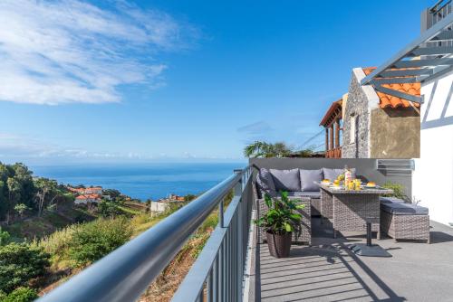 Casa Leonardo Arco da Calheta portugal