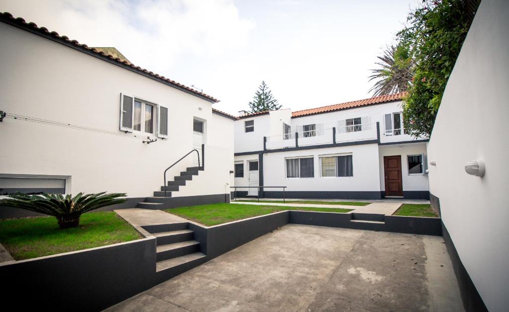 Appartements Casa Mãe Deus - House Azores R Padre César Augusto Ferreira Cabido 35, 9500-338 Ponta Delgada