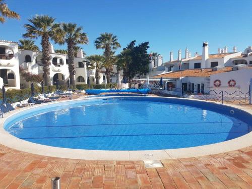 Appartement Casa Maresia - Apartamento 2 quartos e piscina - Praia Carvoeiro Urbanização Monte Paraíso, 23, Bolco D - 84 Carvoeiro