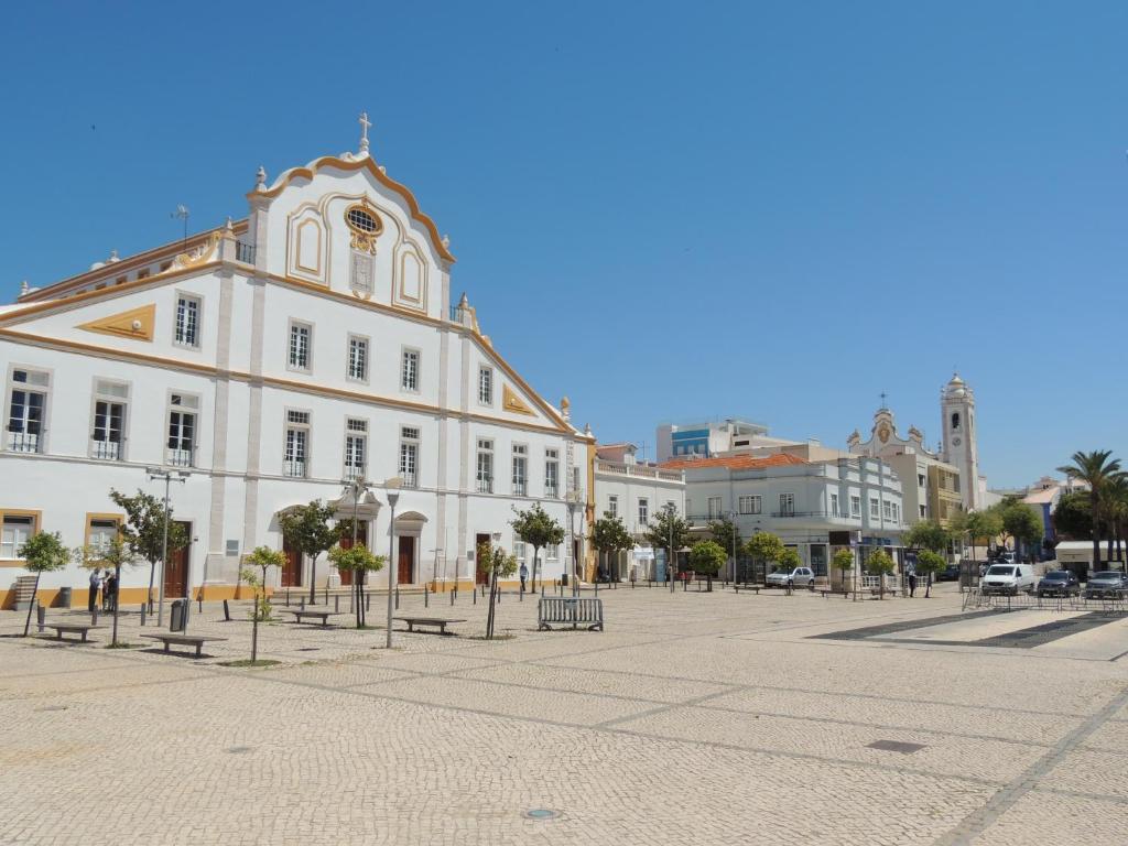 Appartement Casa Mercado-5 Min. Praia da Rocha Rua Engenheiro Amaro da Costa Edificio Principe Real Lote 5, 4º C, 8500-314 Portimão