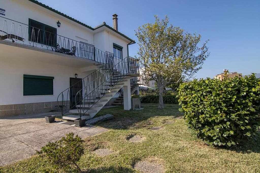 Maison de vacances Casa Mió localizada em pleno centro histórico Rua Padre Manuel Himalaia, 4970-451 Arcos de Valdevez