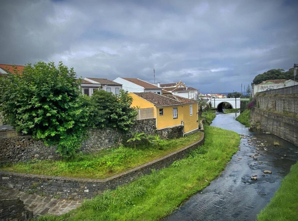 Maison de vacances Casa na Ribeira Rua Doutor José Tavares Frazão Júnior,  Ribeira Grande