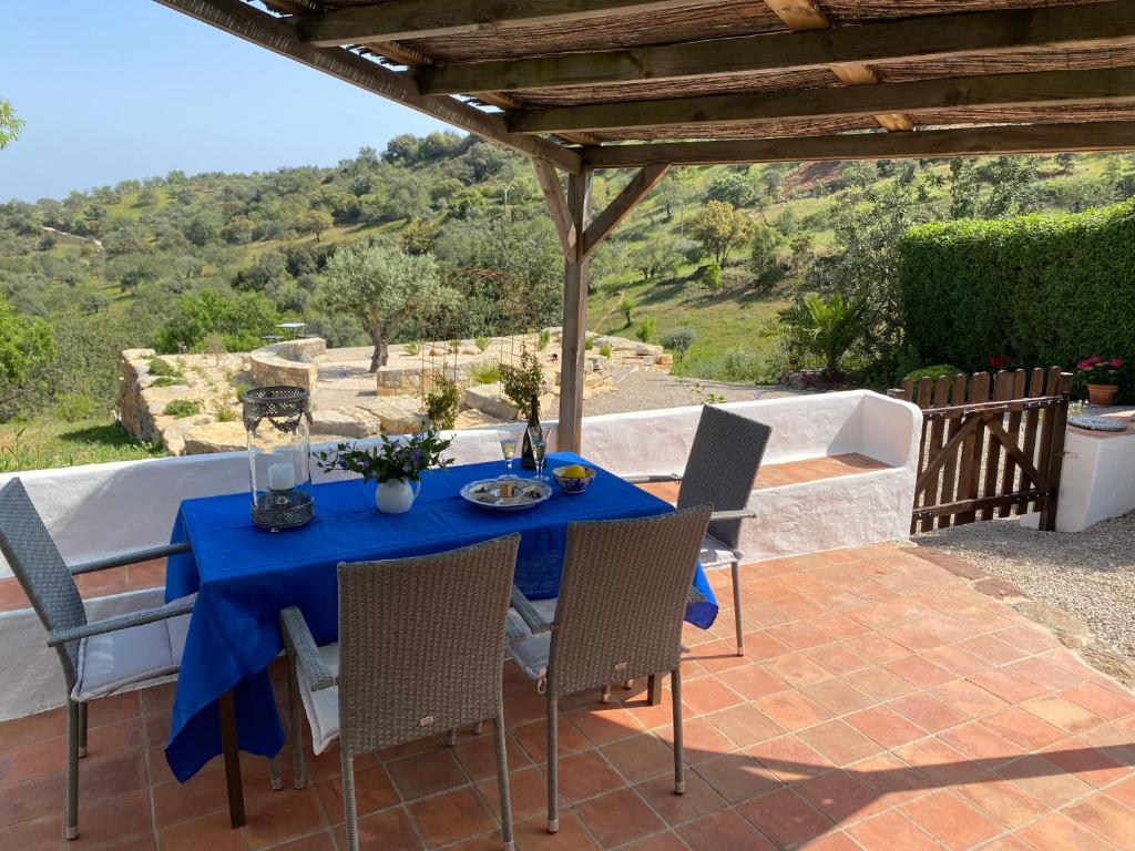 Maison de vacances Casa Olivia - Charming renovated farmhouse with panoramic views Sitio do Bengado, CX 1070-C, 8800-155 Tavira