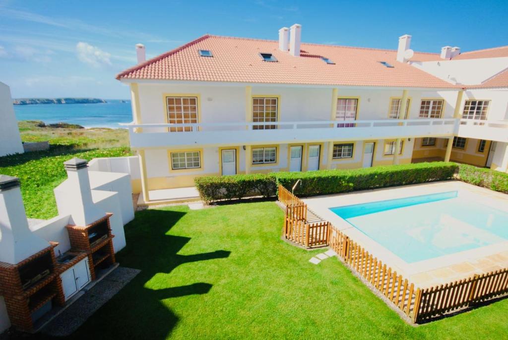 Maison de vacances Casa Pedro - Baleal beach, Balcony, Pool 170A Avenida do Mar, 2520-101 Baleal