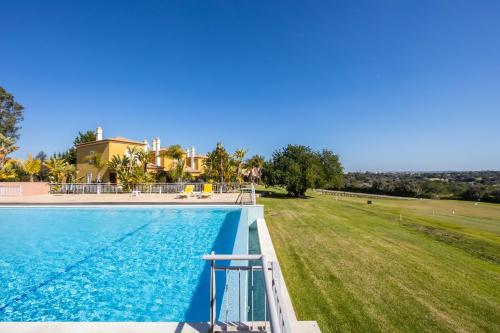 Casa Pequena Estômbar portugal