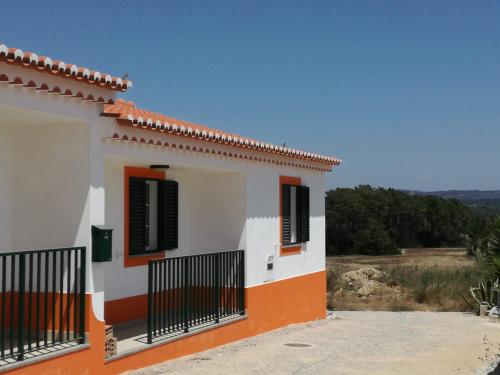 Maison de vacances Casa Pompona 3 Travessa 16 de junho n3 Rogil