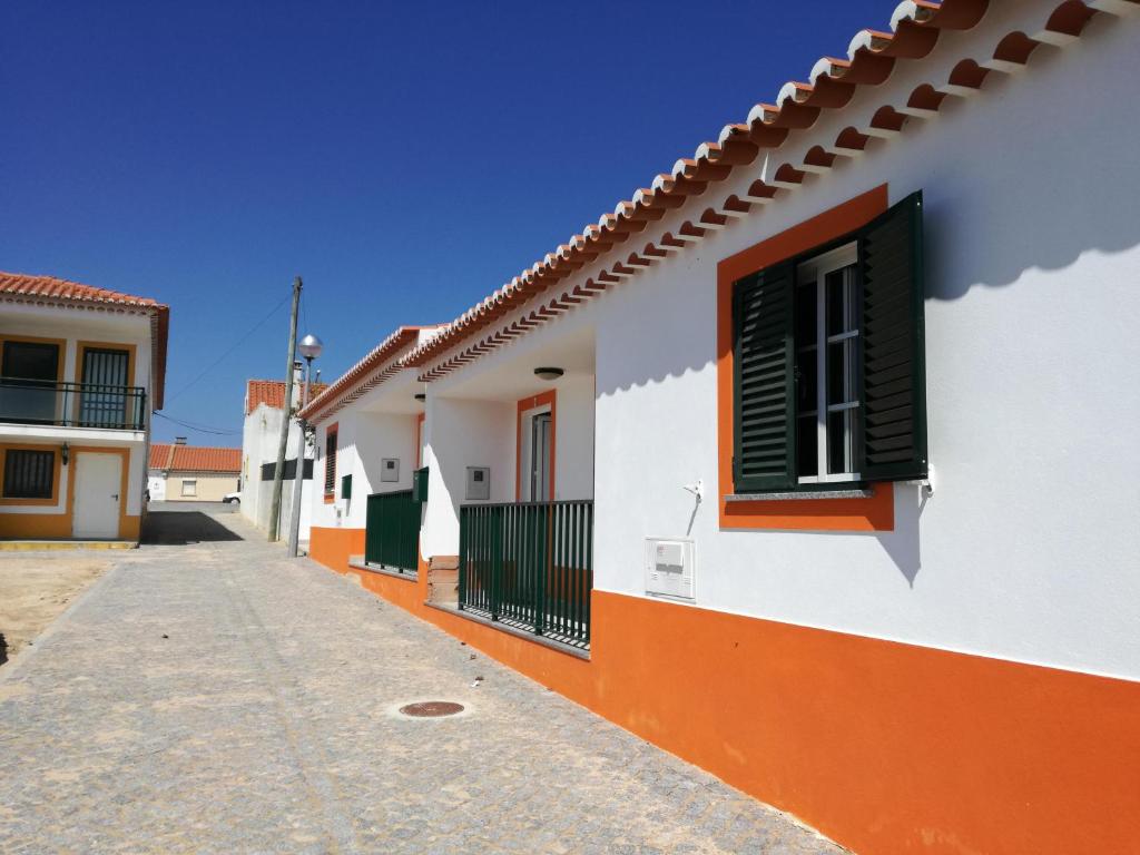 Maison de vacances Casa Pompona 3 Travessa 16 de junho n3, 8670-440 Rogil