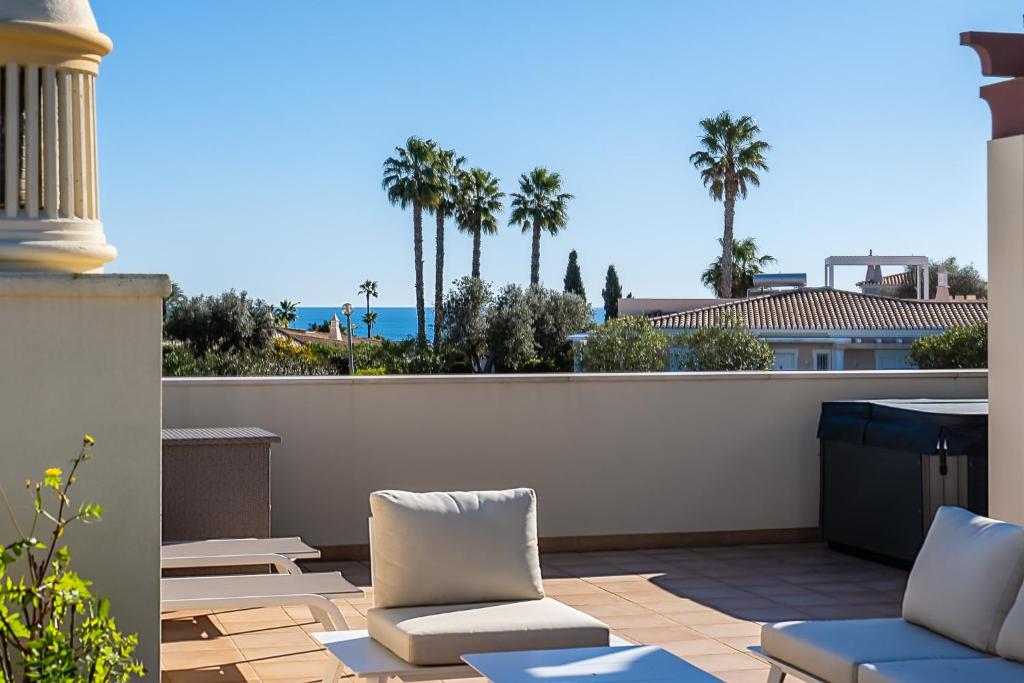 Appartement Casa Saudade - Luxury penthouse apartment with stunning views Rua da Boa Nova Village 34, 8400-200 Estômbar