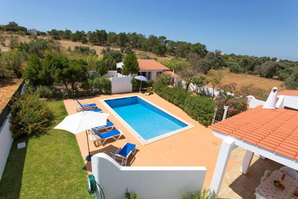 Villa Casa Silver, Gale - Sleeps 9 close to amenities and beach! Caminho dos Pomares, 8200-424 Guia