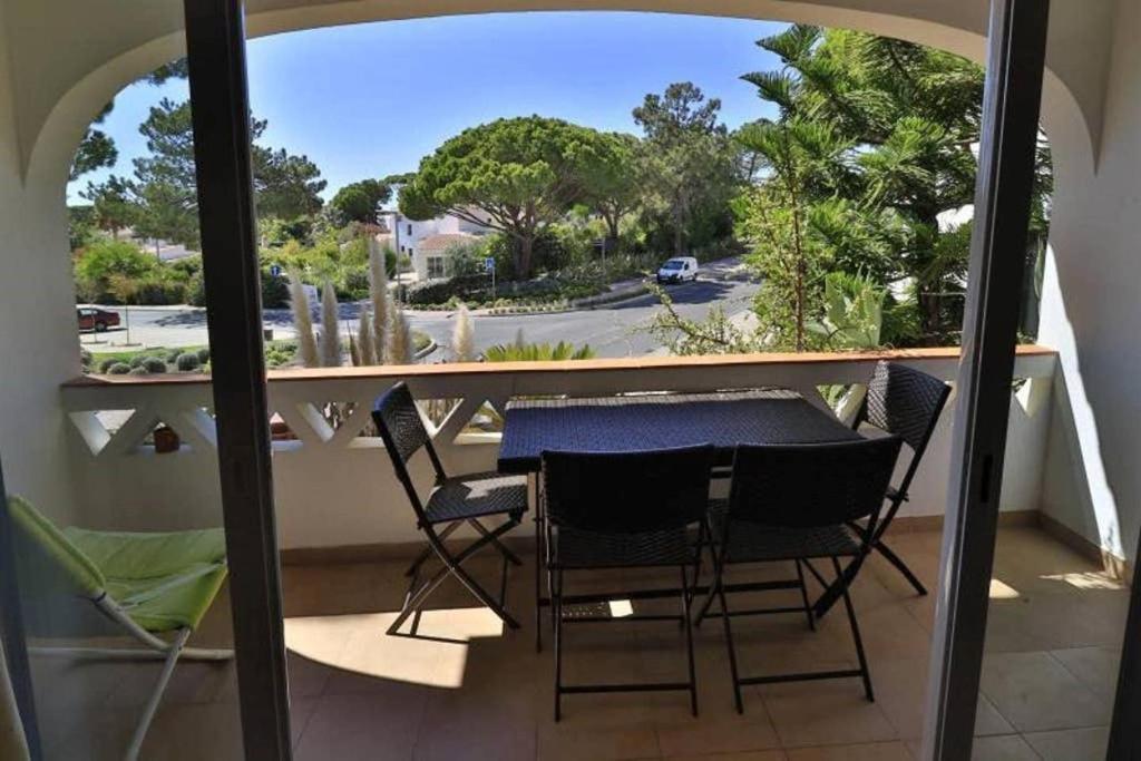 Maison d'hôtes Casa Vale Do Lobo 832A - Charming Townhouse AC few minutes walk from Beach Praca Estr. da Horta, 8135-107 Vale do Lobo