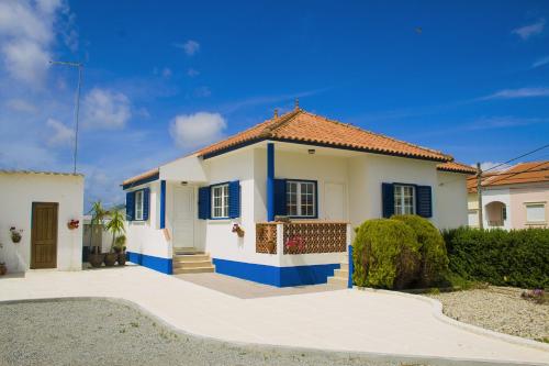 Maison de vacances Casal Do Góis Guest House Rua das Flores, 21 Atouguia da Baleia