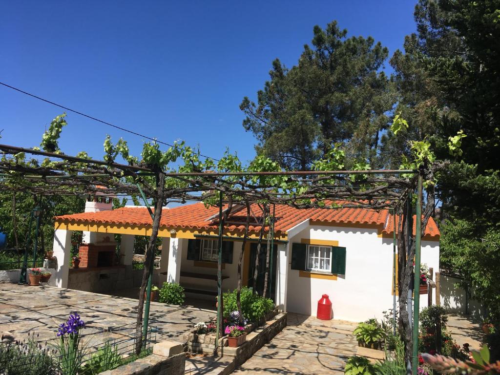 Maisons de vacances Casas de campo em cerejal Rua das Ferrarias, Souto da Casa, 6230-772 Fundão