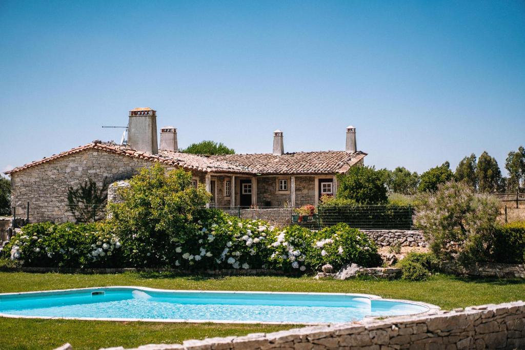 Séjour à la ferme Casas de Pedra - Quinta da Escola Estrada das Grutas, Covão do Poço, 2480-034 Alvados
