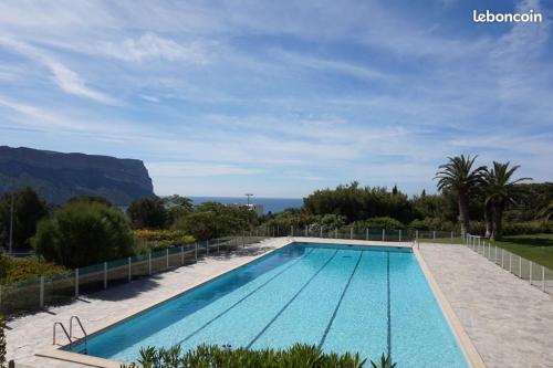CASSIS 4PERS VUE MER WIFI TENNIS PARKING PISCINE Cassis france