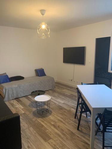 Appartement CASSIS CENTRE au coeur du village, magnifique T2 avec vue imprenable sur le château de Cassis 16 Rue de l'Arène Cassis