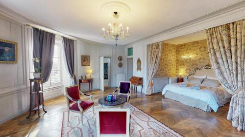 B&B / Chambre d'hôtes Castel Saint-Léonard 12 rue Victor Hugo Falaise