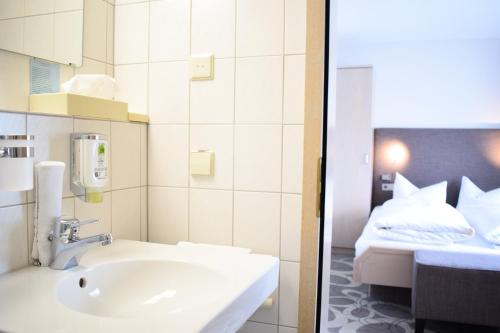 Hôtel Castell Hotel & Restaurant Hauptstraße 32 Leinsweiler