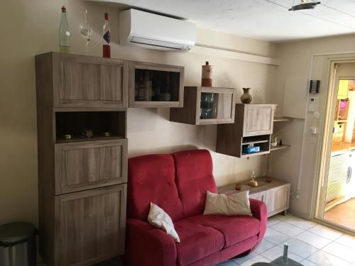 Appartement CAVALAIRE vue MER au loin MAISONNETTE TOUT ÉQUIPÉE POUR 4 PERSONNES AVEC PISCINE CLIM WIFI VÉLOS TV BARBECUES Logement L93 Résidence LE DOMAINE  DES LAURIERS Avenue du Frais Vallon Cavalaire-sur-Mer