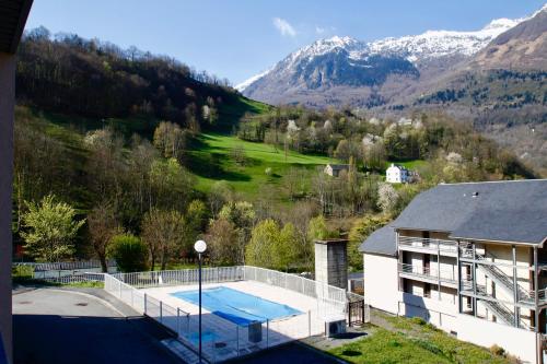 Appartement CB APPART** 5 PERS 5MN LUZ BALCON PISCINE 20 Rue Sainte-Barbe Luz-Saint-Sauveur