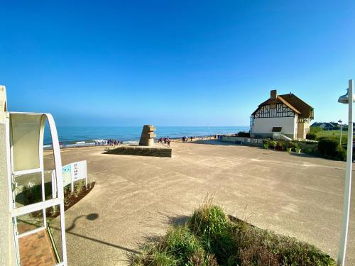 Céléno YourHostHelper Bernières-sur-Mer france