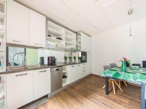 Appartement Centrally located Apartment in Bad Camberg with Garden  Bad Camberg