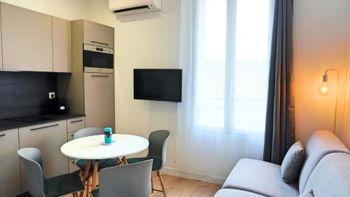 Centre Cannes, Appartement 101, 1 room By Palmazur Cannes france