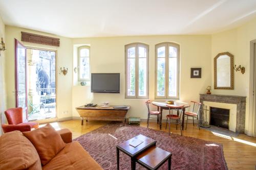 Centre historique, appartement climatisé avec terrasse Bordeaux france