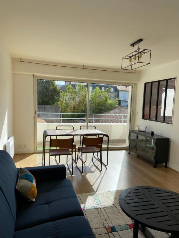 Appartement Centre-ville au calme grand T2 avec terrasse 6B Rue Aliénor d'Aquitaine, 17000 La Rochelle